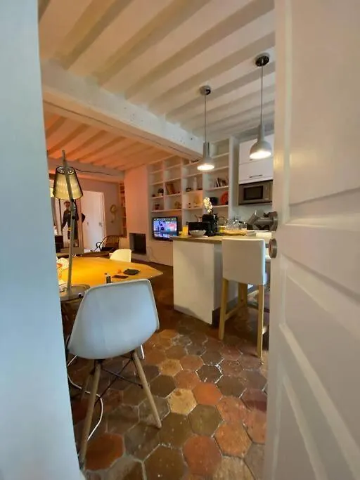 Le Marais Cosy Central Paris Fransa
